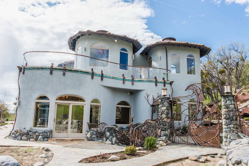 This House Looks Ordinary From The Outside, Only Until You Step Inside And See Why It Costs $7,600,000