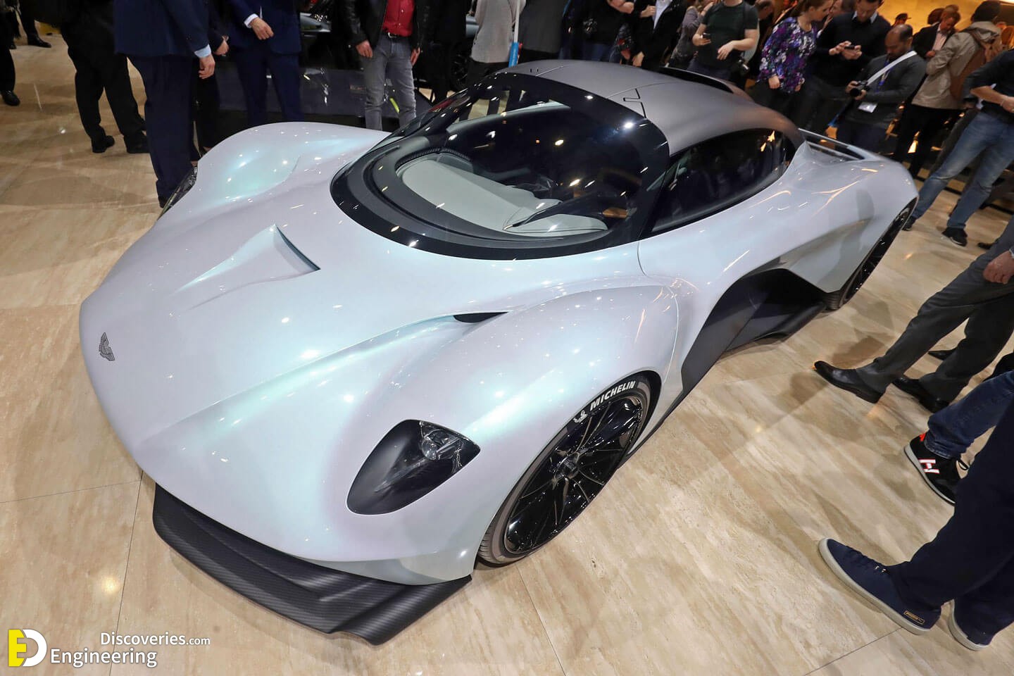 aston_martin_am-rb_003_24_5c7fcde3452b3.jpg