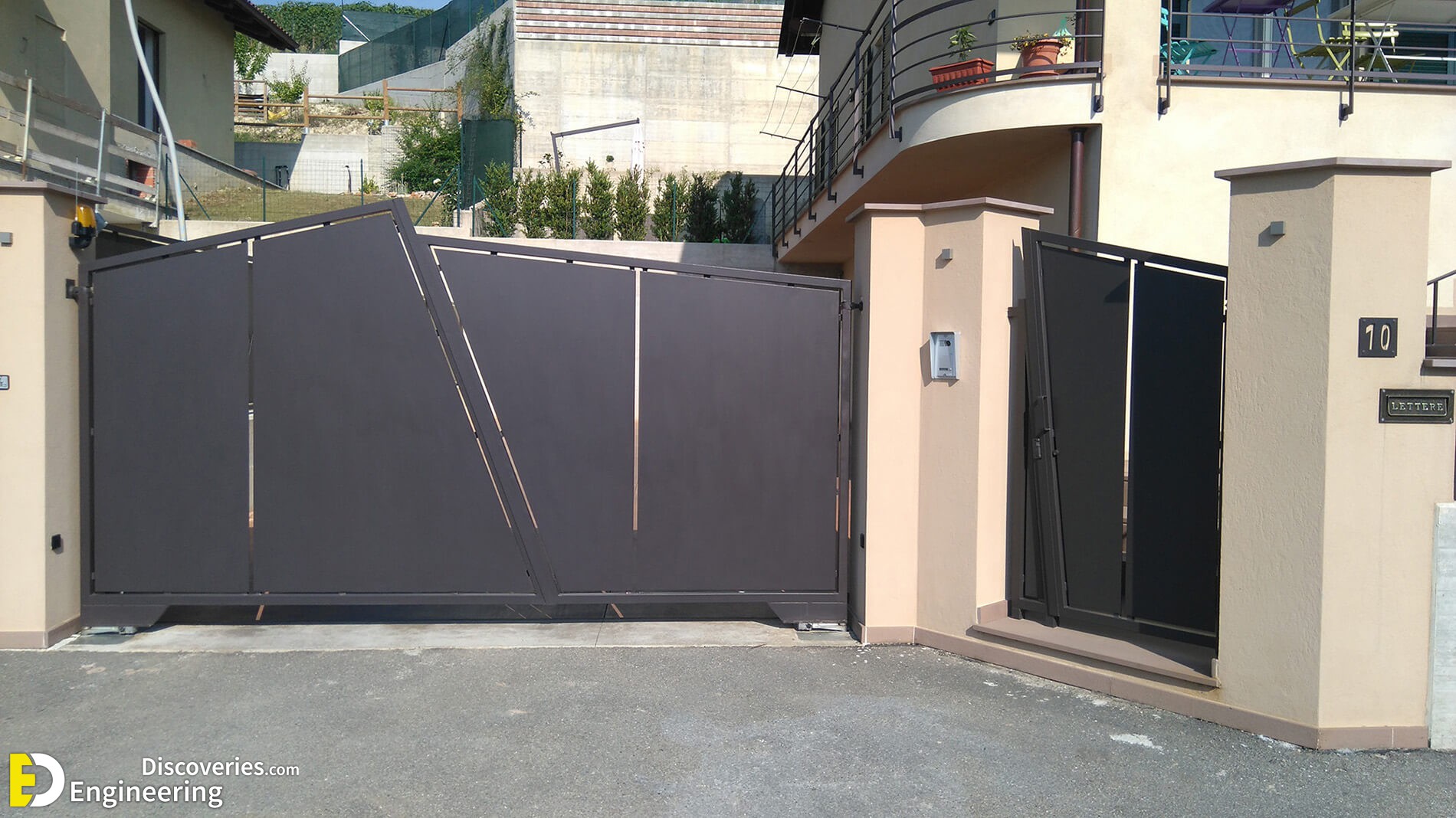 cancello-in-ferro-moderno-con-opere-metalliche-cancello-e-cancelletto-moderno-in-ferro-emsign-e-1438954725dsc-0033-1900x1068px-cancello-in-ferro-moderno.jpg