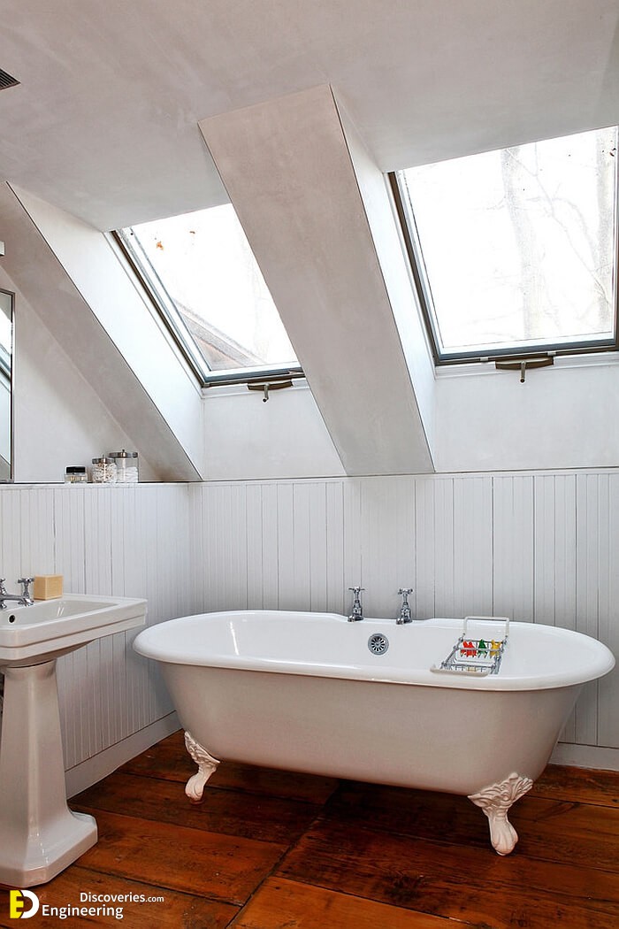 Skylights-turn-the-attic-bathroom-into-a-relaxing-retreat.jpg