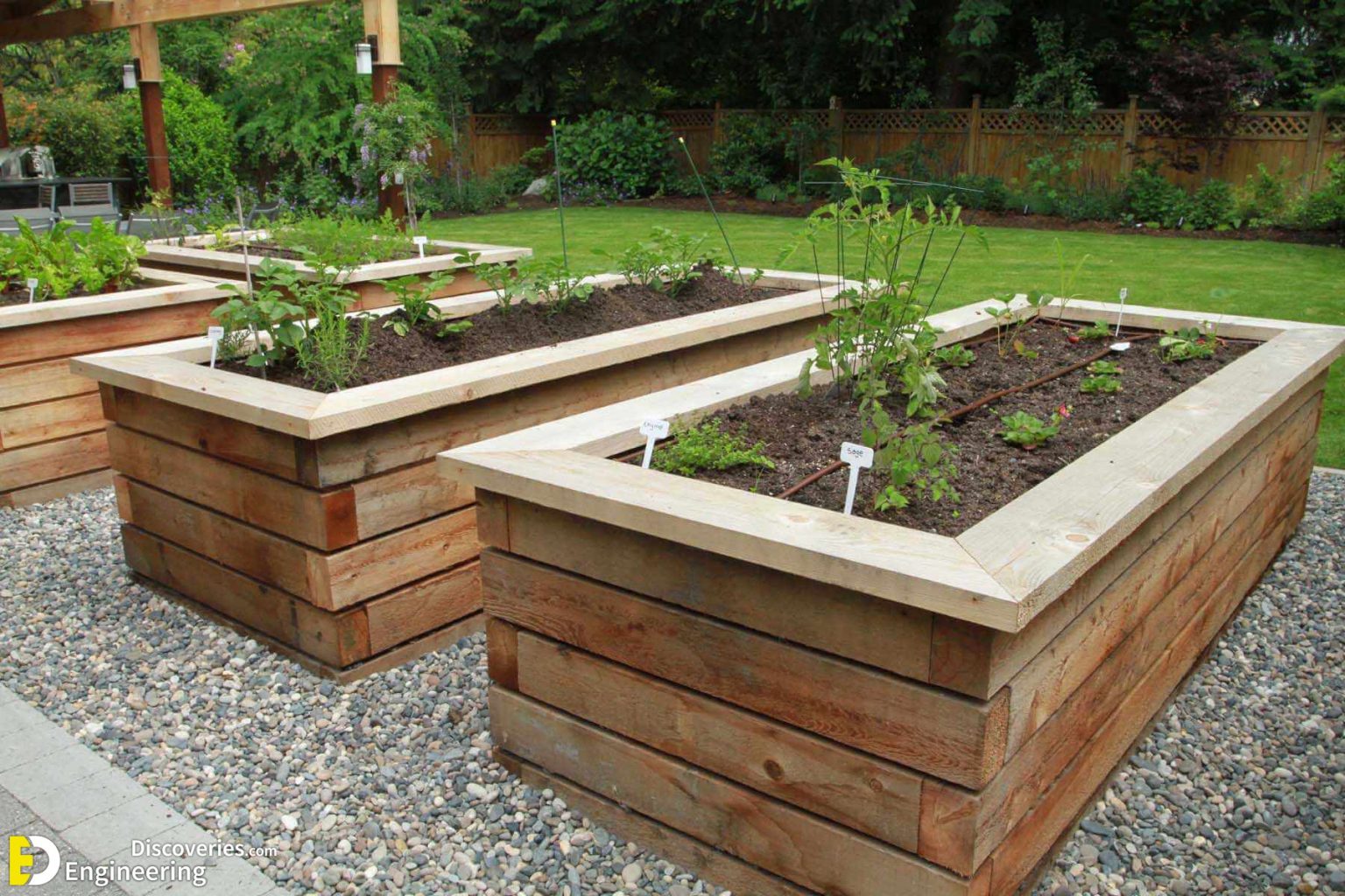 How To Build A Simple Raised Bed Plant? 