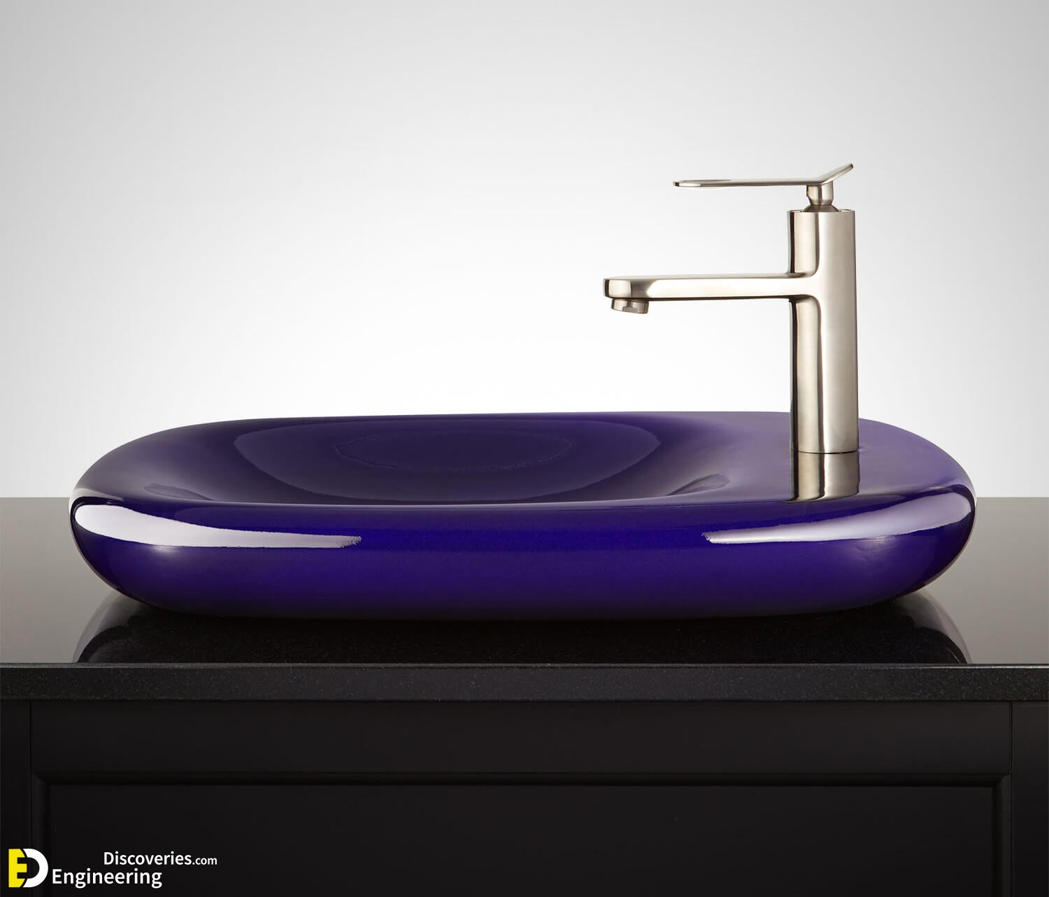 lc_buying-guide-bathroom-sink-material-porcelain-2.jpg