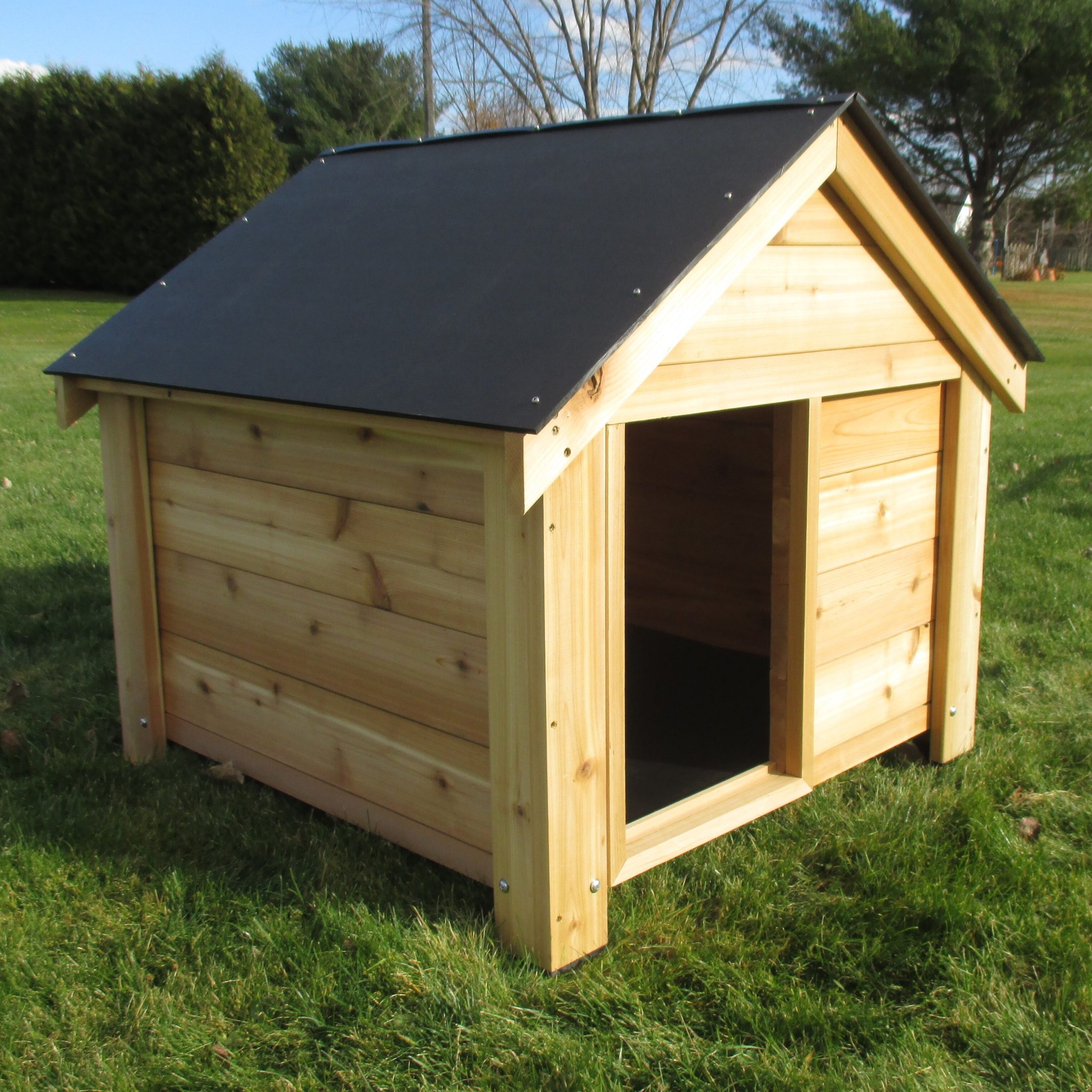 the-Ultimate-Cedar-Dog-House-DogHouse36x36-scaled.jpg