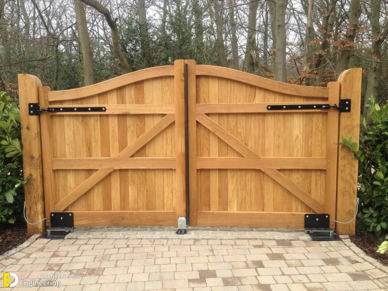 35 Amazing Wooden Gate Ideas | Engineering Discoveries