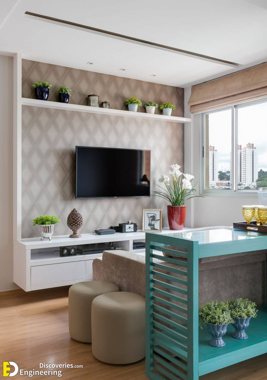 decoracao-sala-de-estar-sala-de-tv-neutra-com-movel-turquesa-atras-do-sofa-claudiacomparin-151225-proportional-height_cover_medium.jpg