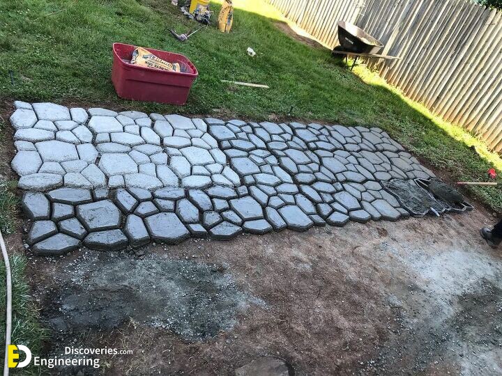 diy-patio-with-walkmaker-mold.jpg