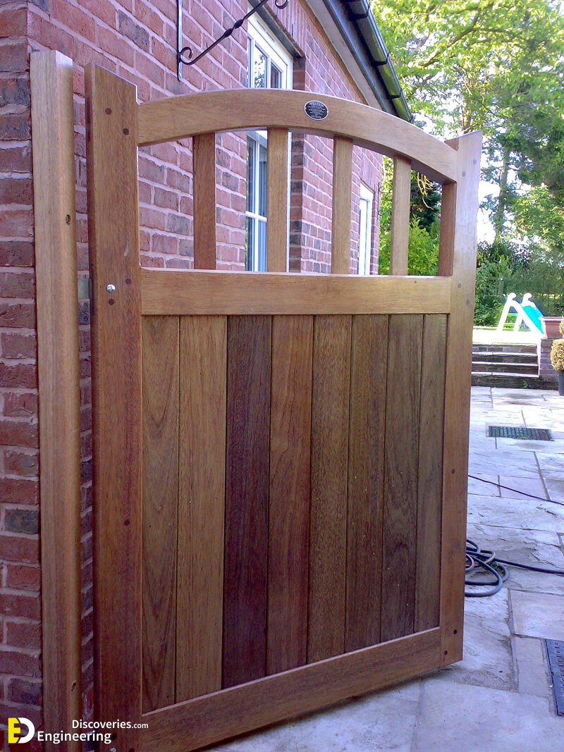 35 Amazing Wooden Gate Ideas - Engineering Discoveries