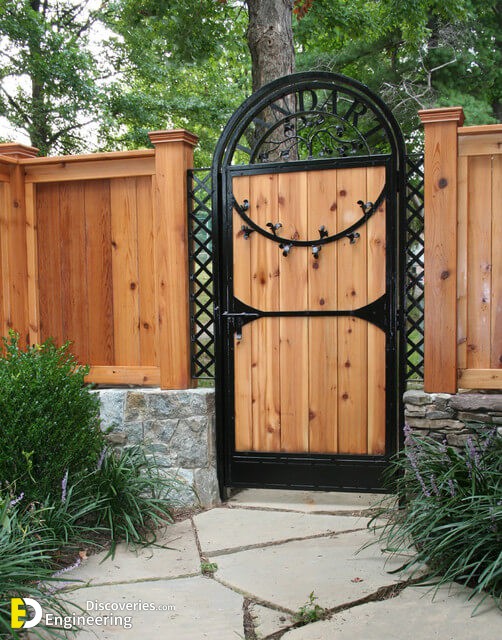 35 Amazing Wooden Gate Ideas - Engineering Discoveries