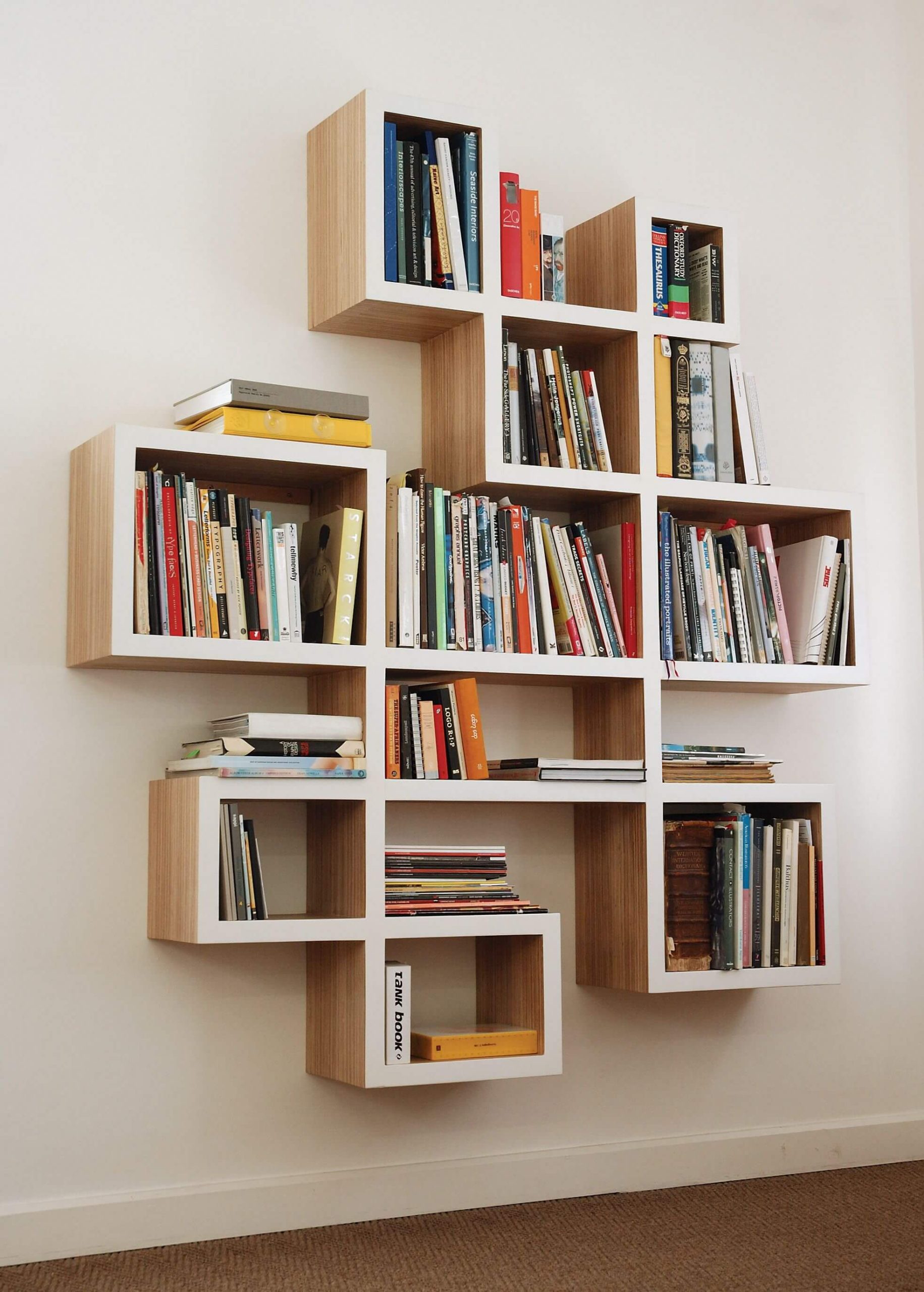 mobykan.comمكتبات-قانونية-scaled.jpg