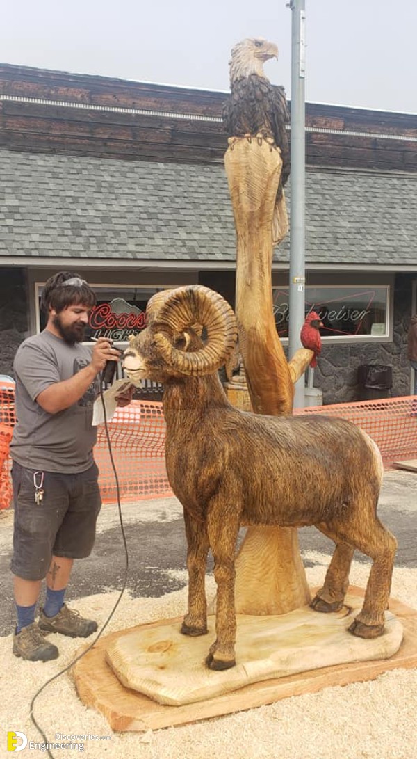 2079-Carving-208-Please-kindly-rate-this-art-work-by-22Todds-Chainsaw-Art-22-from-1-10-❤.jpg