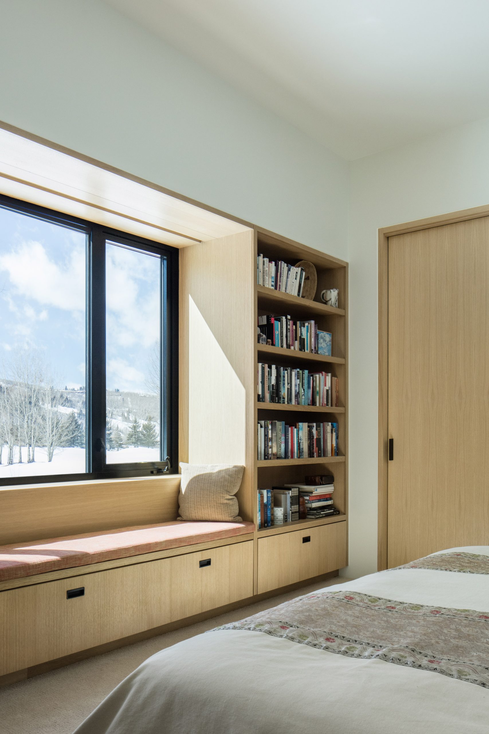 v-plan-house-studio-b-architecture-aspen-colorado-usa_dezeen_2364_col_12-scaled.jpg