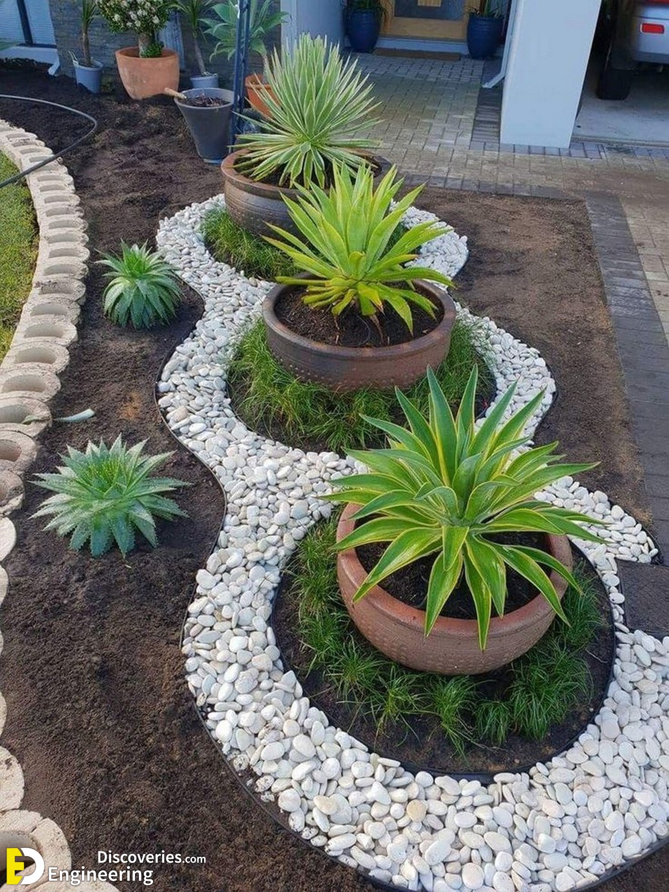 √89-Simple-and-Beautiful-Front-Yard-Landscaping-Ideas-on-A-Budget-Page-41.jpg