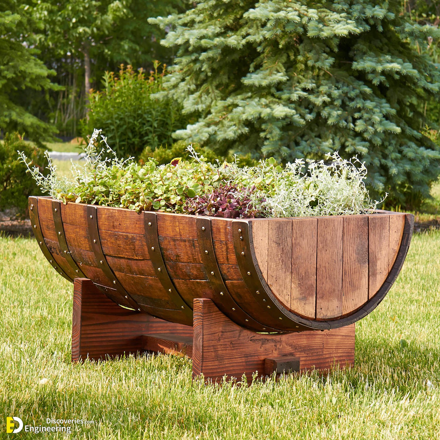 13-reusing-old-wine-barrel-ideas-homebnc.jpg