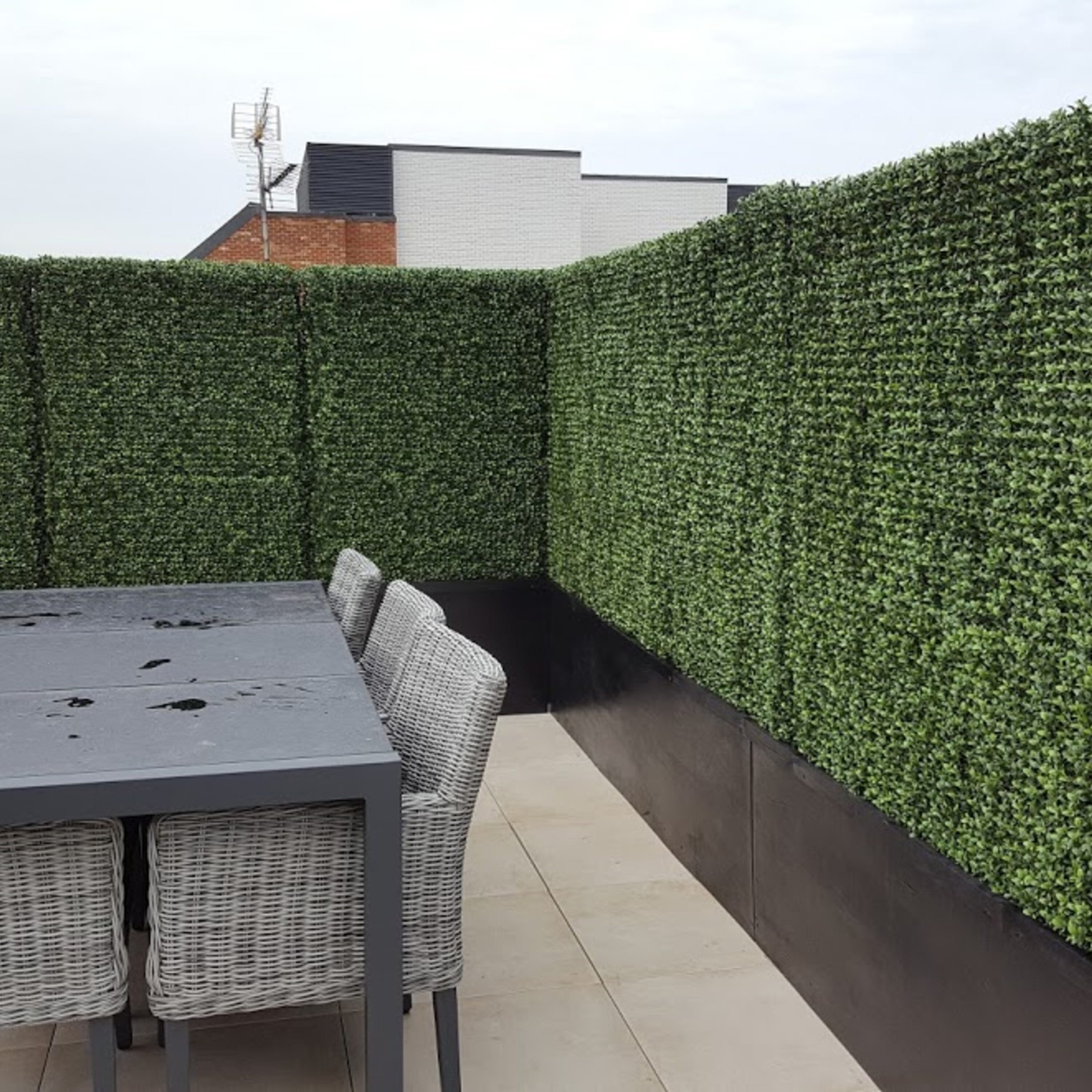 artificial-hedge-scaled.jpg