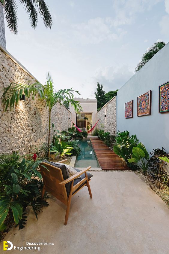 pequena-piscina-en-el-jardin-alargada.jpg