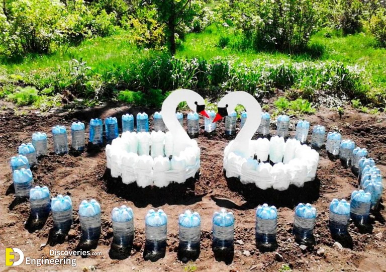 Crafts-for-the-garden-from-plastic-bottles1.jpg
