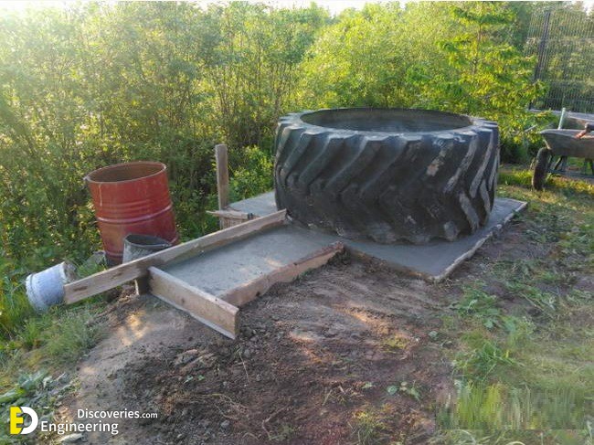 Garden-pond-made-of-big-car-tire-4.jpg