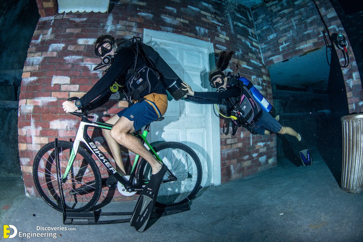 Dubai-Deep-Dive-Cycling-Fun.jpg