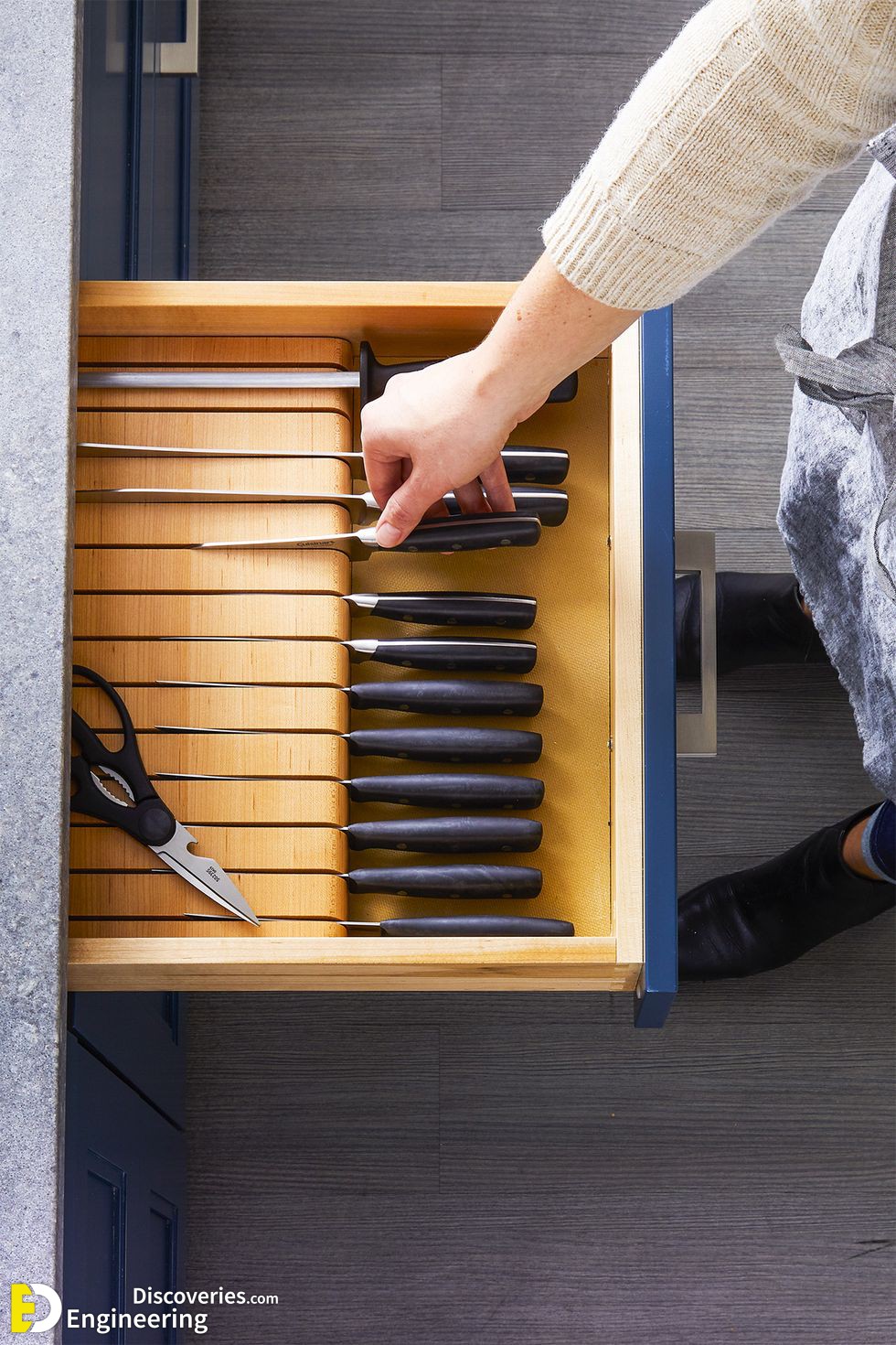 2-kitchen-organization-ideas-knife-drawer-1621003123.jpg