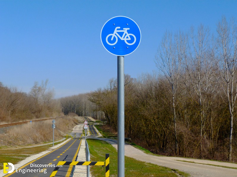 6-shutterstock_1665219415-Unbelievable-Construction-Fails-That-Really-Happened-Blocking-the-path-for-cycling.jpg.pro-cmg.jpg