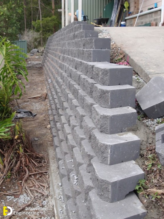 2-Diamond-Concrete-Blocks-Reinforced-with-no-fines-concrete.jpg