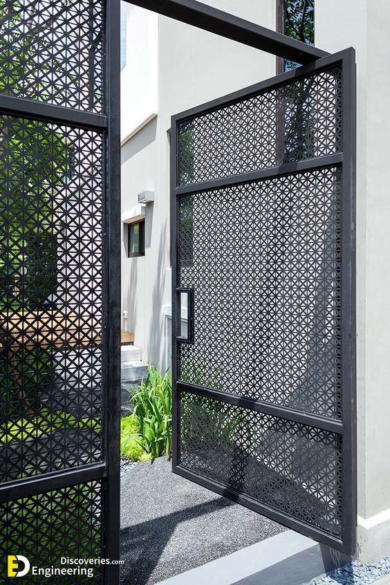 5-Iron-block-and-Mesh-Main-Gate-1.jpg