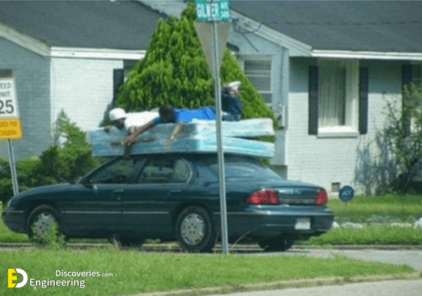 men-on-car.png