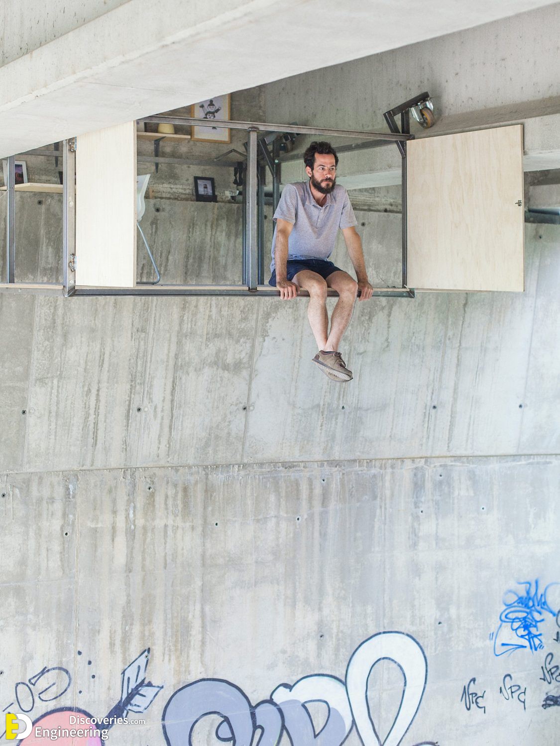fernando-abellanas-suspends-secret-studio-under-a-bridge-in-valencia-10-1125x1500-1.jpg