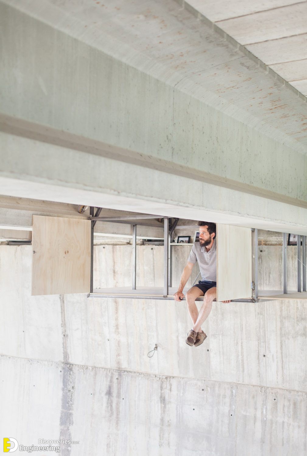 fernando-abellanas-suspends-secret-studio-under-a-bridge-in-valencia-19-1009x1500-1.jpg