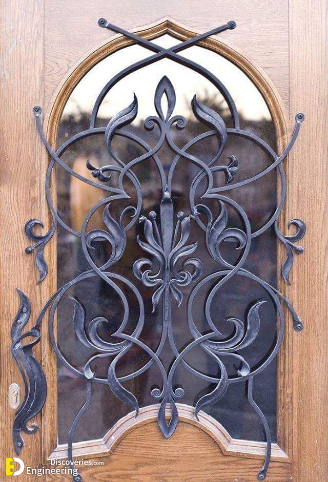 2105942e65a25e35e3f6f568419418e4-balustrades-fireplace-screens.jpg