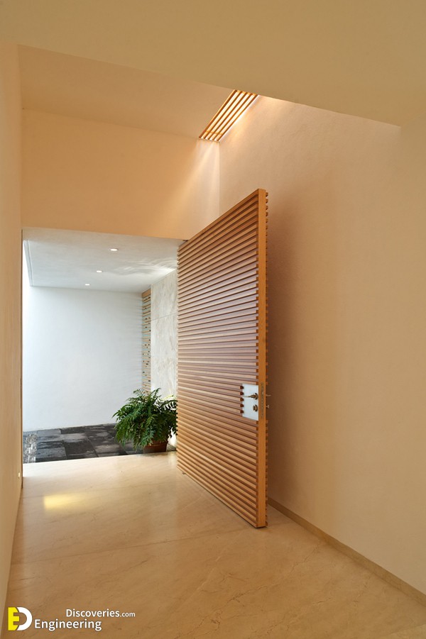 Massive-wooden-front-door.jpg