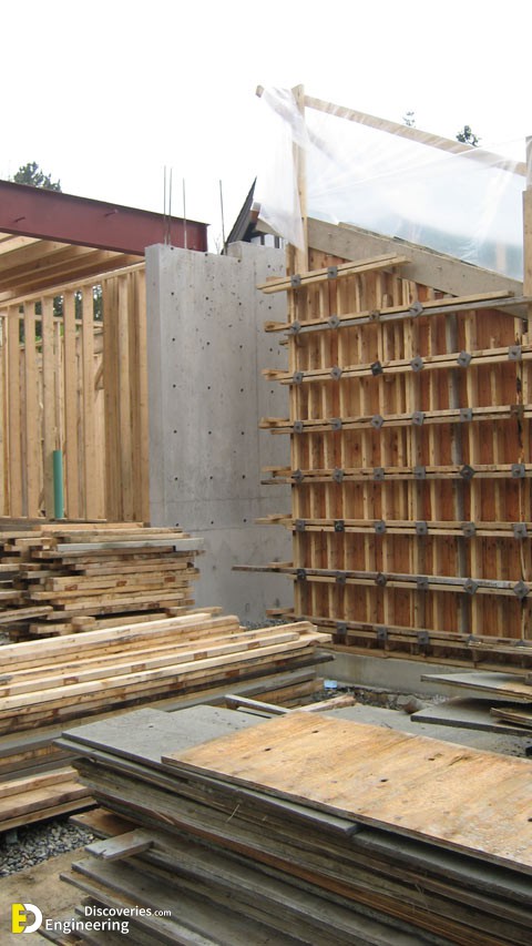 formwork-around-cantilevered-concrete-stair.jpg