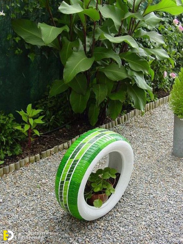 simple-green-tire-garden-decor.jpg