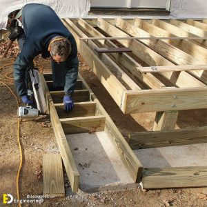 35+ Photos Of Wooden Staircase Under Construction | Engineering Discoveries