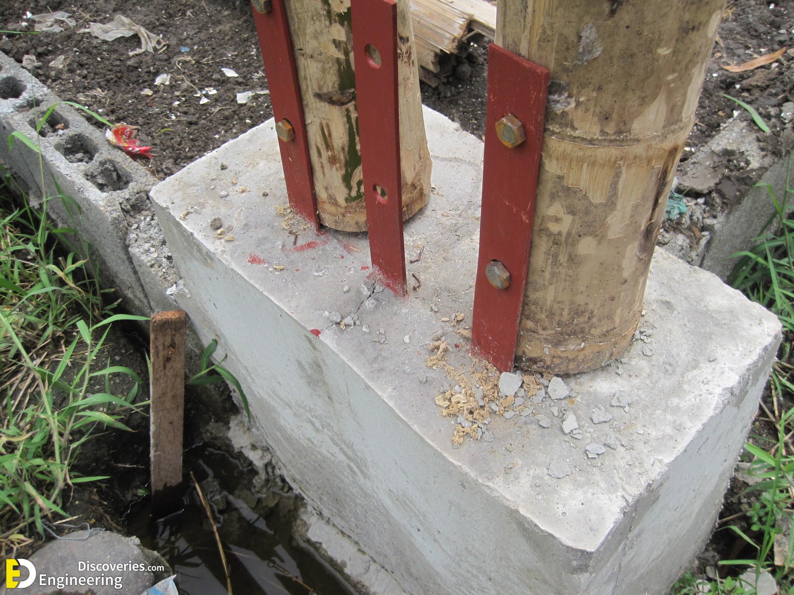 120708-construction-using-bamboo-columns-2.jpg