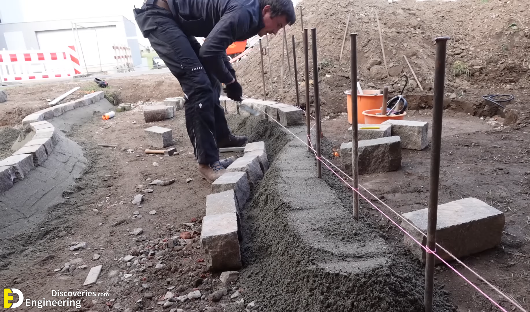 2022-12-082021_46_43-Gartenweg20selber20bauen20_20Natursteinplatten20verlegen20-20YouTube.png