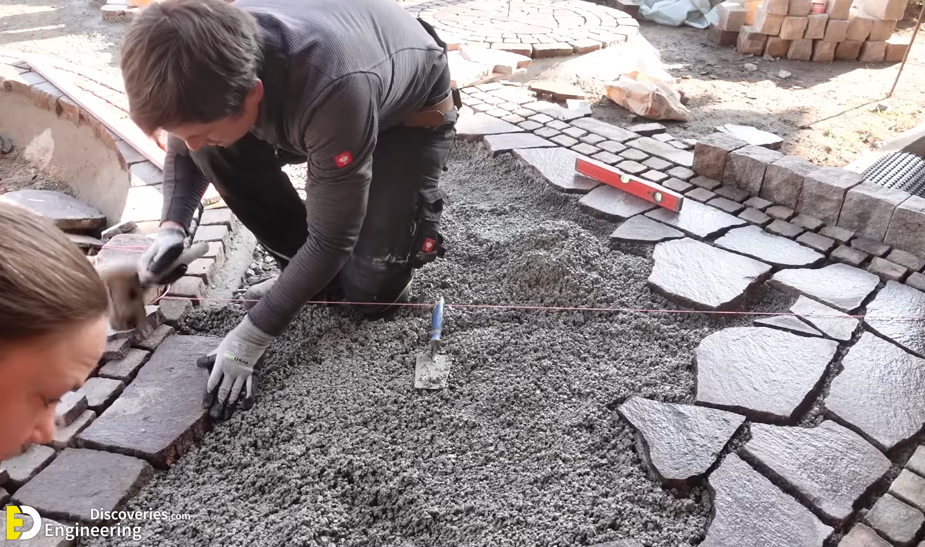 2022-12-082021_48_30-Gartenweg20selber20bauen20_20Natursteinplatten20verlegen20-20YouTube.png