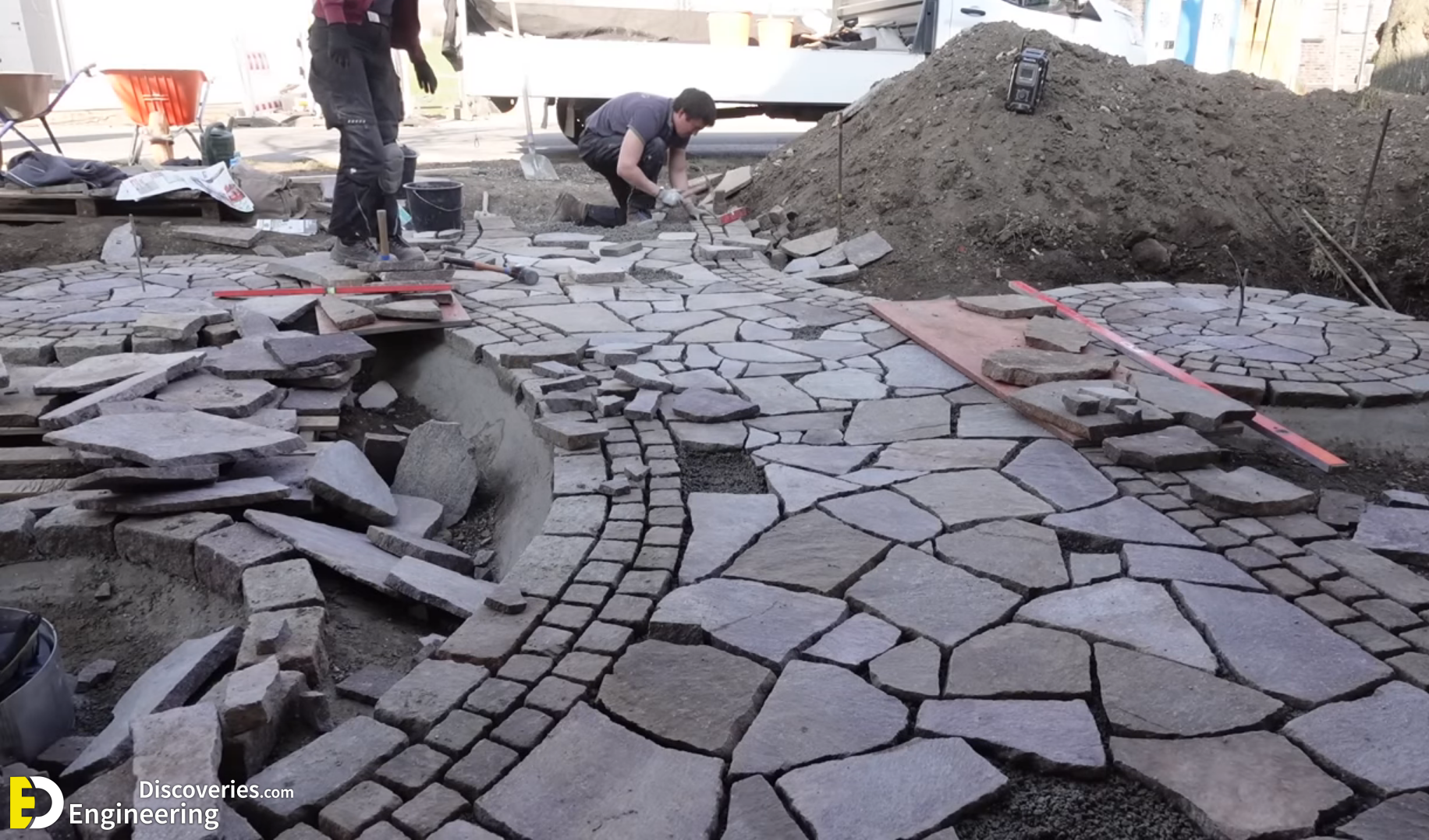 2022-12-082021_49_15-Gartenweg20selber20bauen20_20Natursteinplatten20verlegen20-20YouTube.png