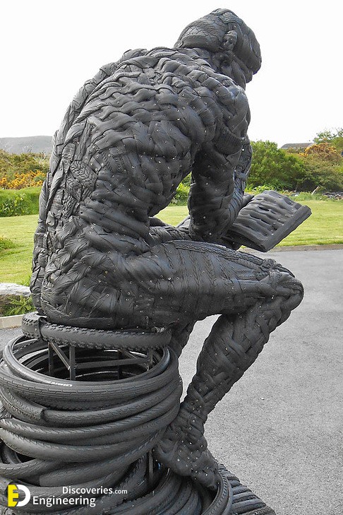 Davis_Le-Poete_recycled-tire-sculpture_05.jpg
