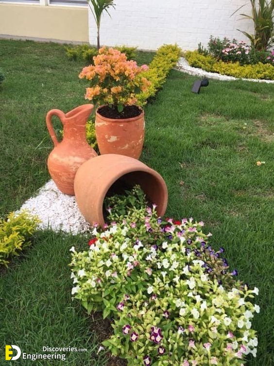 Stunning-Spilled-Flower-Pot-Ideas-for-Your-Garden-18.jpg