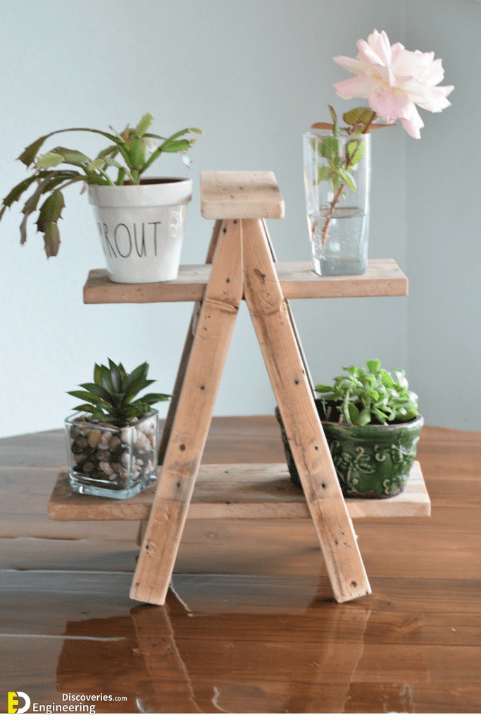 Tiny-ladder-plant-stand.jpg