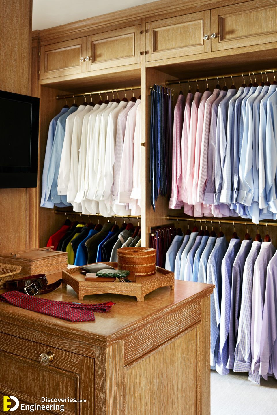 closet-organization-ideas-hbx040117debiasi12-1659376096.jpg