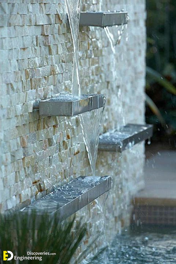 fontaine-murale-fontaine-murale-contemporain-et-tuiles-blanches-et-cascades.jpg