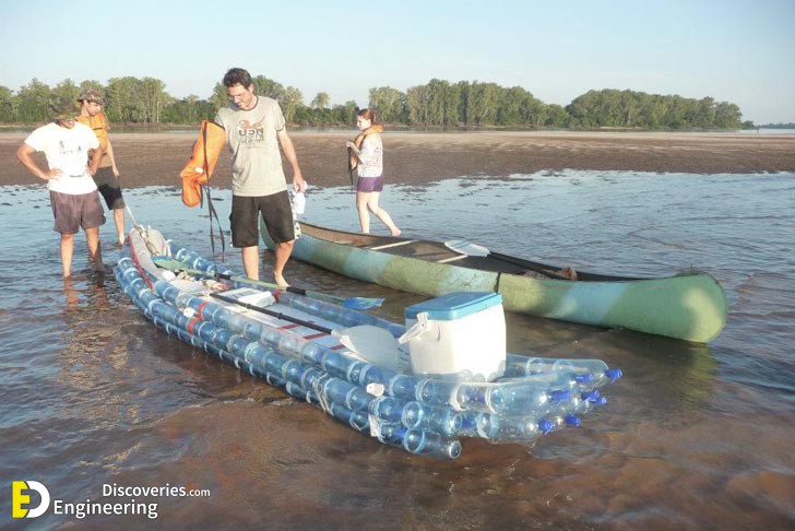 Federico-Blanc-Recycled-Plastic-Soda-Bottles-Kayak-3.jpeg