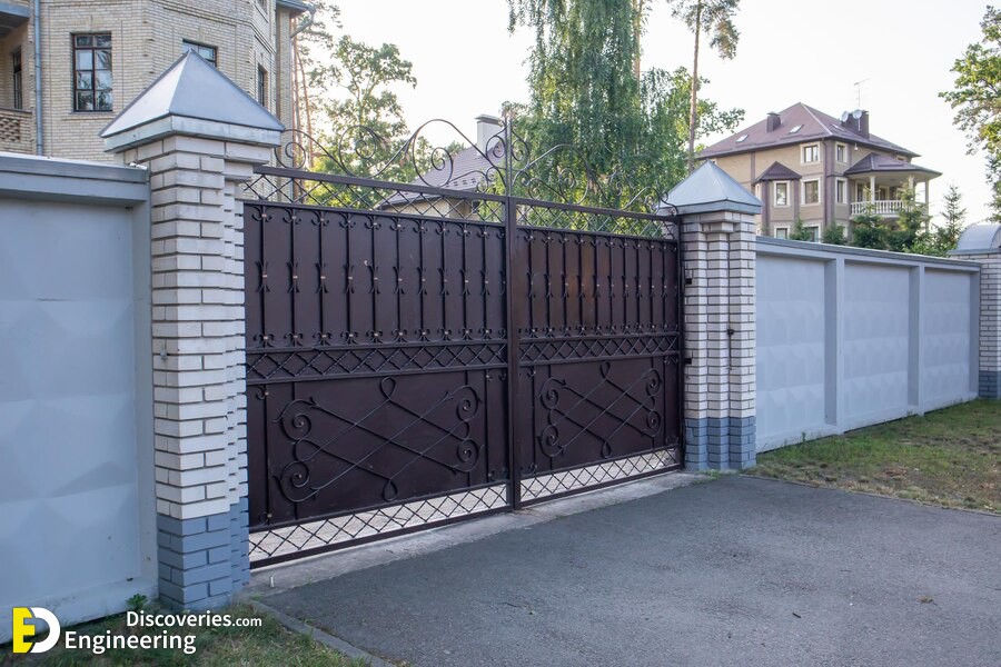 modern-private-brown-wrought-iron-large-gate-house-home-design-decoration-ideas-iron-door-yard-fencing-facade-house-city-street_132482-3143.jpg