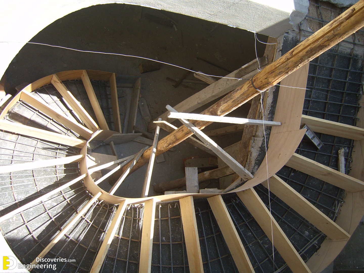 trazo-de-escalera-de-caracol-437379.jpg