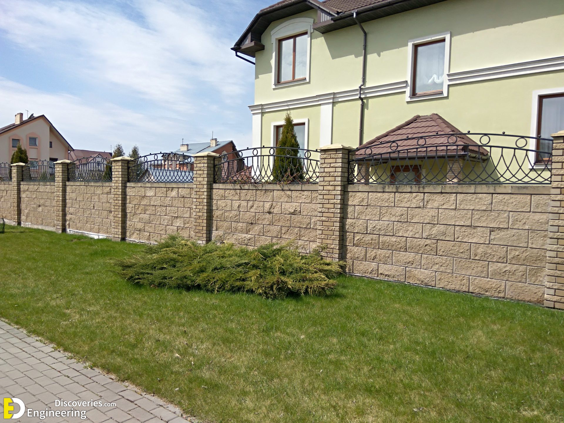 1619111071_36-p-na-uchastke-zabor-iz-besser-bloka-53.jpg