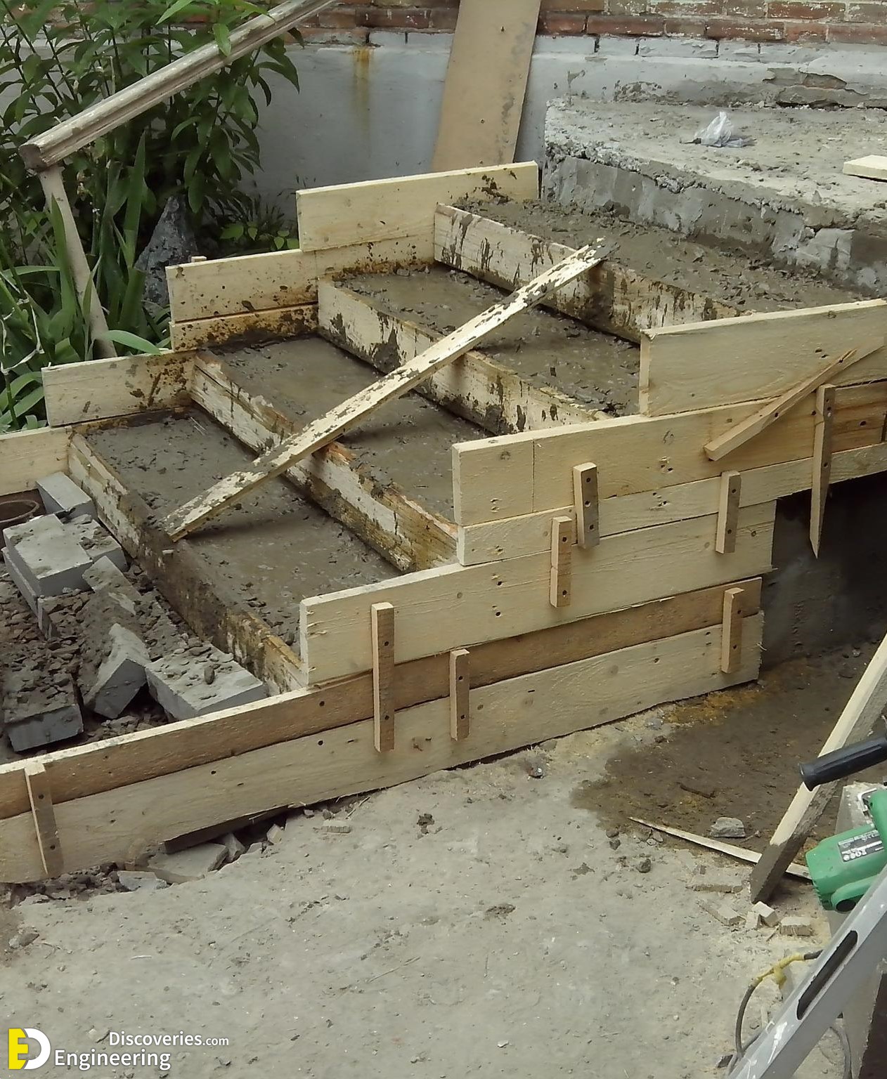 14-engineering-discoveries-how-to-construct-rcc-concrete-stairs.jpg