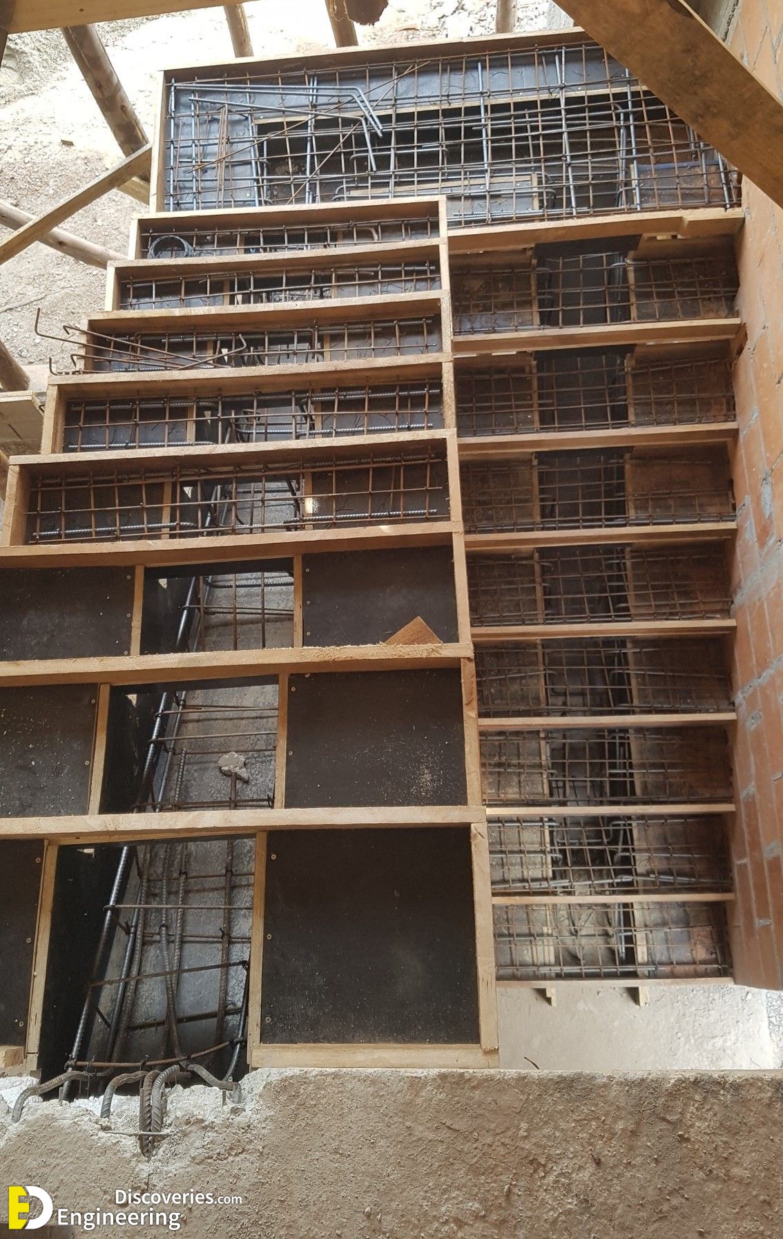 15-engineering-discoveries-302B-pictures-showing-rcc-concrete-stairs-under-construction.jpg