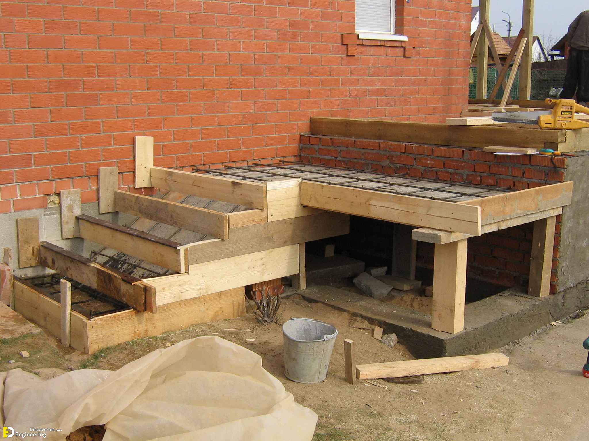23-engineering-discoveries-how-to-construct-rcc-concrete-stairs.jpg